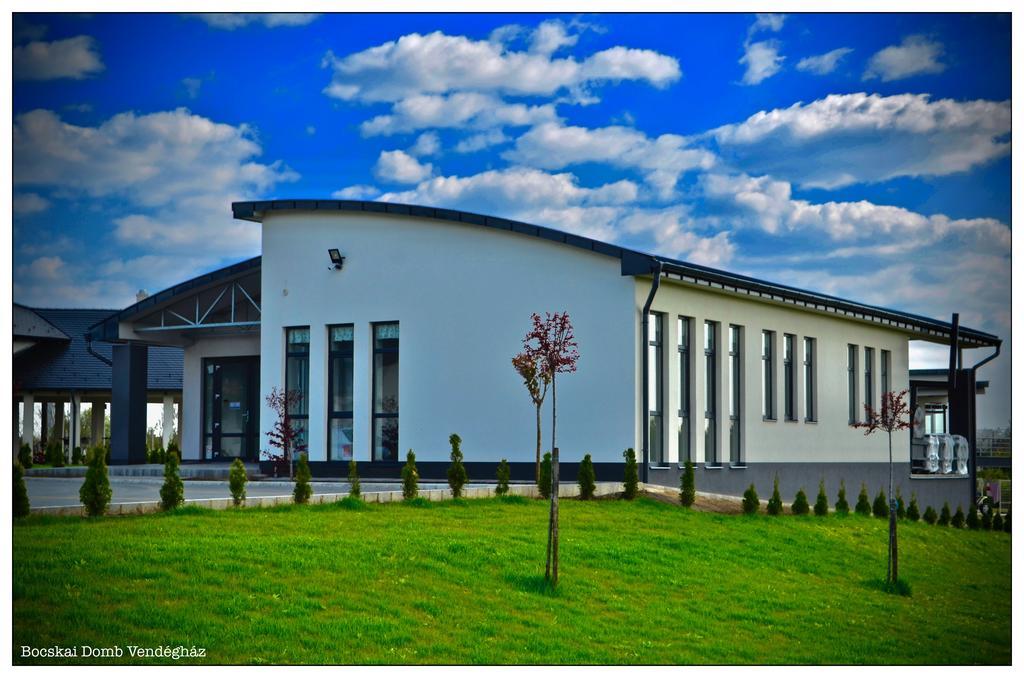 Bocskai Domb Vendeghaz Hotel Nagykallo Exterior photo